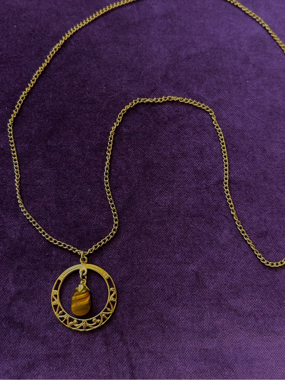 Vintage filigree gold tone tigers eye necklace